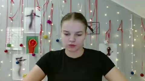 Nana online show from 11/24/25, 09:09