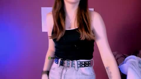 nana_shy_ online show from 12/19/25, 01:23