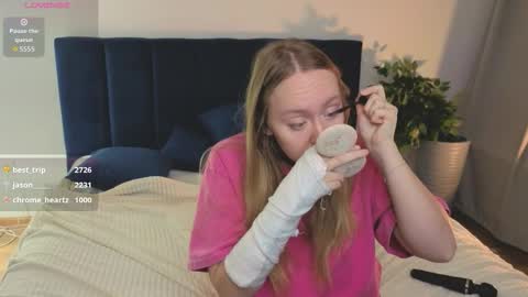 Maeve online show from 11/08/25, 02:45