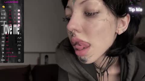 Nana online show from 12/18/24, 08:03