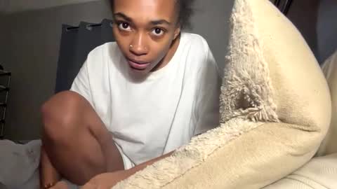 Snapshot of nanaonn chatting on 10/26/25, 06:03 nanaonn online show from 10/26/25, 06:03