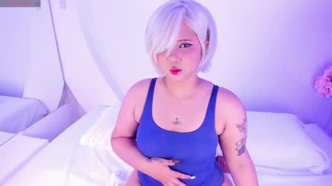 NanaOsaky online show from 11/19/25, 11:54