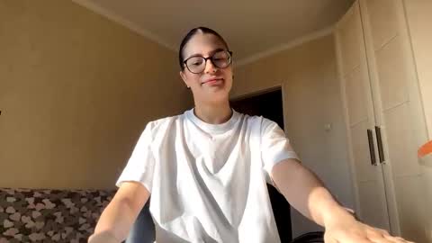 Snapshot of nanceegindlesperger chatting on 12/16/25, 11:37 Emilia or Emi online show from 12/16/25, 11:37