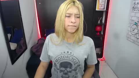 Snapshot of nancy_blonde chatting on 07/08/26, 11:26 nancy blonde online show from 07/08/26, 11:26
