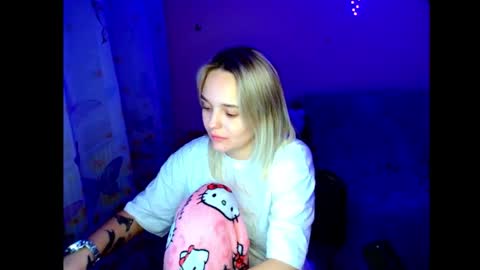 Snapshot of nancy_cutee chatting on 11/18/25, 04:44 Nancy-Yuki online show from 11/18/25, 04:44