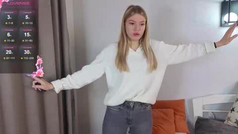 Hello im Lola online show from 12/02/25, 03:01