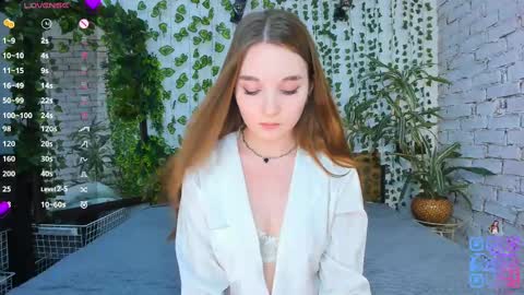 Luna online show from 03/03/25, 12:16