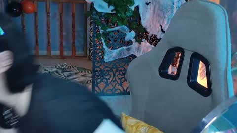 nancymartinez online show from 10/27/25, 05:11