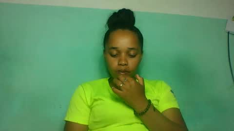 Snapshot of nandrianina416143 chatting on 06/19/26, 06:18 nandrianina416143 online show from 06/19/26, 06:18