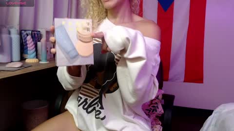 Snapshot of nanikitty69 chatting on 01/21/25, 11:13 Nanki Teresa online show from 01/21/25, 11:13