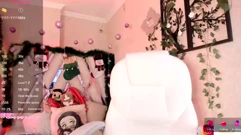 Snapshot of nanit_l chatting on 12/14/25, 12:05 anna online show from 12/14/25, 12:05