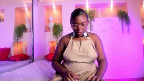 nanymoreno online show from 11/18/25, 12:31