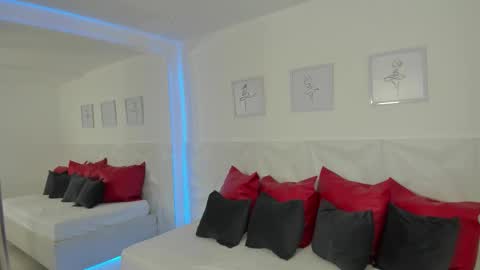 Snapshot of naomi_amoretti chatting on 02/25/26, 04:49 Naomi Amoretti online show from 02/25/26, 04:49