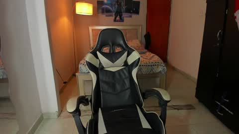 Snapshot of naomi_berckley chatting on 01/29/25, 08:18 naomi_berckley online show from 01/29/25, 08:18