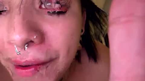 Snapshot of naomi_berckley chatting on 10/17/25, 07:55 naomi_berckley online show from 10/17/25, 07:55