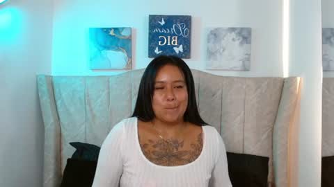 Snapshot of naomi_bleze69 chatting on 07/17/26, 05:29 Naomi online show from 07/17/26, 05:29
