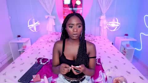 Snapshot of naomi_campell chatting on 02/18/26, 08:27 Naomi online show from 02/18/26, 08:27