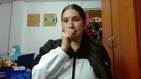 naomi_d online show from 03/11/25, 10:42