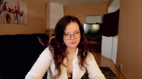 Snapshot of naomi_di chatting on 07/15/26, 02:44 naomi_di online show from 07/15/26, 02:44
