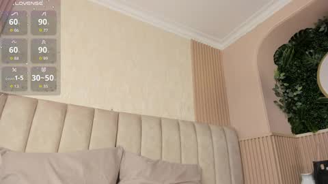 Naomi online show from 04/12/26, 02:22