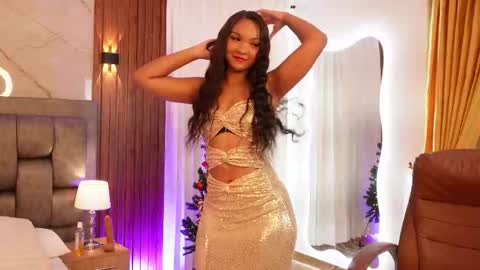 Snapshot of naomi_monroe chatting on 12/17/25, 12:11 Naomi online show from 12/17/25, 12:11