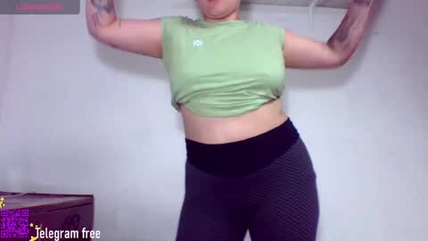 Snapshot of naomi_moon3 chatting on 12/13/24, 01:37 Naomi online show from 12/13/24, 01:37