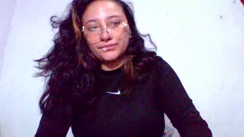 Snapshot of naomi_moon3 chatting on 12/24/24, 03:27 Naomi online show from 12/24/24, 03:27