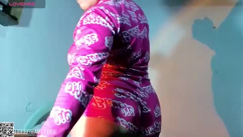 Snapshot of naomi_moon3 chatting on 01/28/25, 03:04 Naomi online show from 01/28/25, 03:04