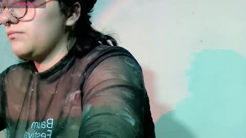 Snapshot of naomi_moon3 chatting on 02/13/25, 03:50 Naomi online show from 02/13/25, 03:50