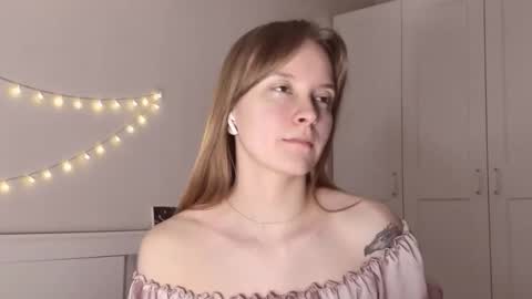 Naomi online show from 02/12/26, 06:36