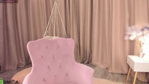 Naomi online show from 10/09/25, 01:03