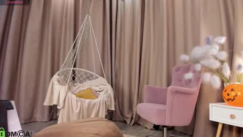 Naomi online show from 10/30/25, 01:07