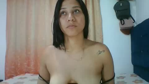 Snapshot of naomi_sweet420 chatting on 11/05/25, 11:49 Mia online show from 11/05/25, 11:49