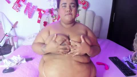 Snapshot of naomiasha_ chatting on 02/05/25, 09:07 online show from 02/05/25, 09:07