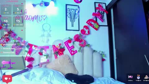 Snapshot of naomiasha_ chatting on 02/17/25, 03:04 online show from 02/17/25, 03:04