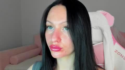 Naomi online show from 11/10/25, 05:28