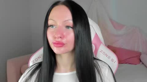 Naomi online show from 12/04/25, 06:12