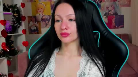 Naomi online show from 12/19/25, 05:36