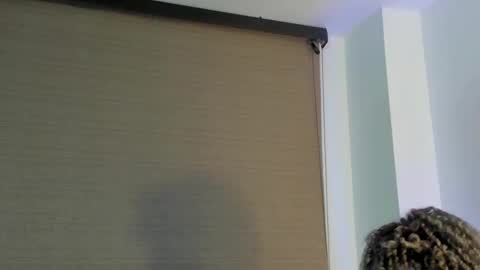 Snapshot of naomidawsonn chatting on 12/19/25, 01:45 naomidawson online show from 12/19/25, 01:45