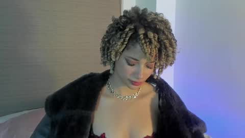 Snapshot of naomidawsonn chatting on 12/20/25, 11:45 naomidawson online show from 12/20/25, 11:45