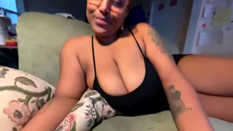 Naomigiirl6 online show from 01/31/25, 04:38
