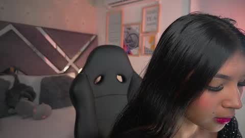 Snapshot of naomigray__ chatting on 06/04/26, 07:09 Naomi-Gray online show from 06/04/26, 07:09