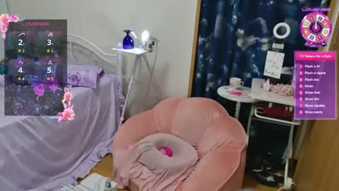 Snapshot of naomihoney77 chatting on 11/01/25, 11:29 NaomiHoneys Private Room online show from 11/01/25, 11:29