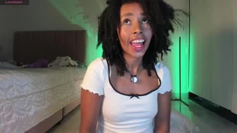 Naomii online show from 10/02/25, 12:39