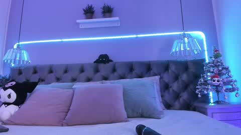 Naomi online show from 12/31/24, 01:08