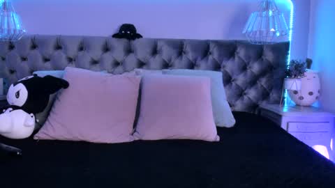 Naomi online show from 02/13/25, 10:54