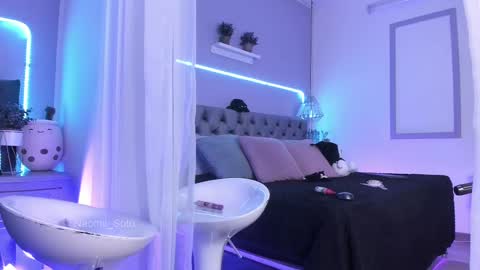 Naomi online show from 02/17/25, 08:15