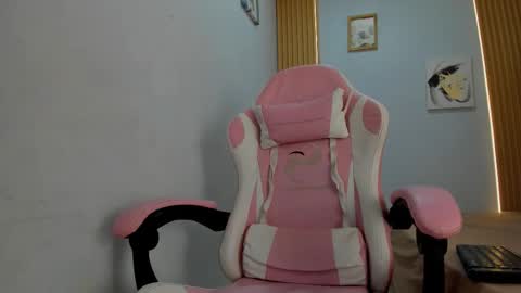 Snapshot of naomis_35 chatting on 09/29/25, 07:51 naomis_35 online show from 09/29/25, 07:51