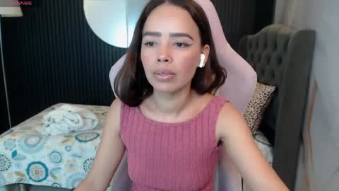 Naomis online show from 05/06/26, 02:22
