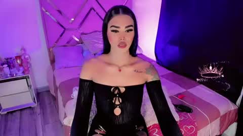 Snapshot of naomisaenz01 chatting on 07/17/26, 07:52 naomisaenz01 online show from 07/17/26, 07:52